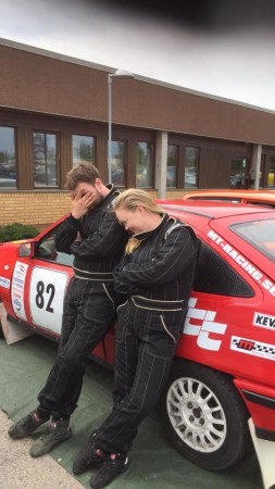 Starten börjar närma sig på Midsommardansen i ljungby. Både förare och kartläsare verkar vara taggade :)